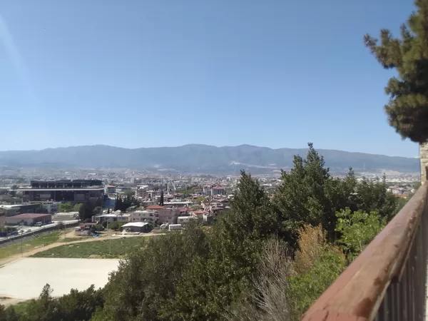 Der Blick über Antiochia am Orontes (Antakya) von der Felsenkirche